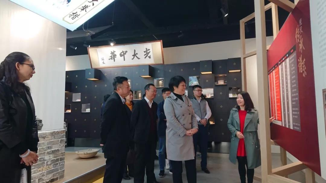 广药集团副总司理、总工程师刘菊妍一行到白云山js33333金沙线路检测调研科技质量治理事情