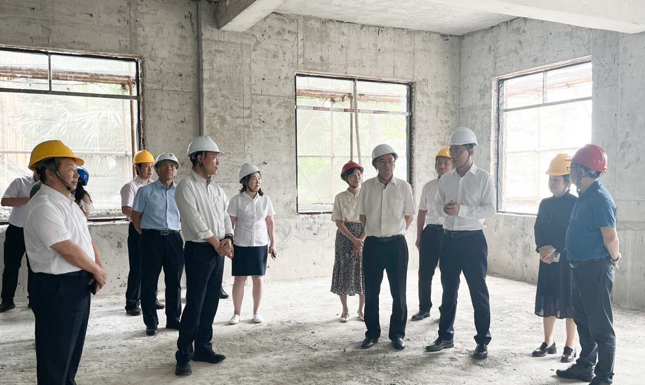 广药集团向导一行到白云山js33333金沙线路检测制药开展生产谋划调研